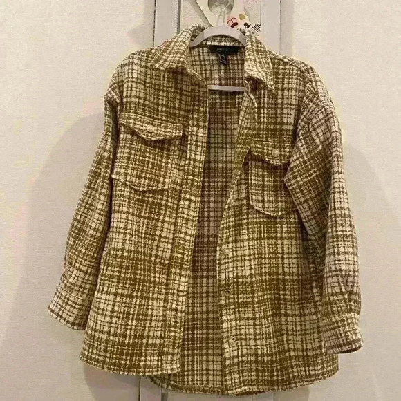 FOREVER 21 Faux Pearl Buttoned Tweed Shacket Sz S in EUC worn once no flaws - Picture 6 of 9